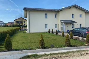 Neuwertige 3-Zimmer-Wohnung in Moosbach – Ihr neues Zuhause in einer ruhigen Siedlung ‍ ‍ ‍ 