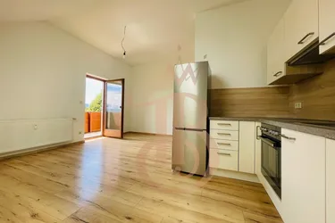 Expose Neuwertige 2 Zimmer Wohnung mit Südbalkon und wunderschönen Ausblick