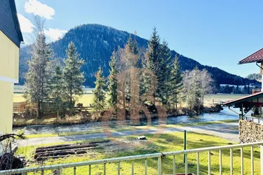 Idyllische Gartenwohnung mit Haus Charakter, Bergkulisse &amp; Carport