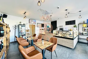 Modernes Café-Bistro mit Verkaufsladen in Klagenfurt