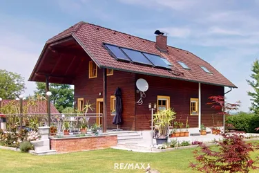 Ländliches Einfamilienhaus in Gartenoase
