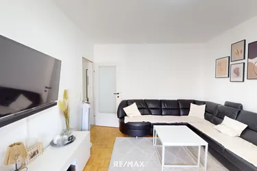 Wow-Faktor garantiert: Komplett sanierte 3-Zimmer-Wohnung mit Balkon &amp; TG!