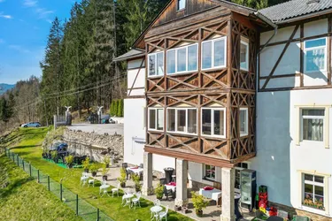 Lambach Villa: Ihr historisches Hotel Juwel für touristische, kulturelle oder soziale Visionen - Traumausblick inklusive!