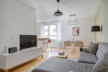 Nahe Hauptbahnhof, ruhige Lage, gute Öffentliche Anbindung, Aufzug, 2 Zi-Neubau mit Balkon (VIE324)