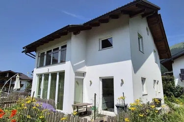 Top-Objekt ! Gepflegtes exclusives Einfamilienhaus mit riesigem Grundstück