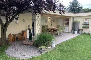 Expose Großzügiges Mehrfamilienhaus-2 getrennte Wohneinheiten mit sonniger Gartenoase!!