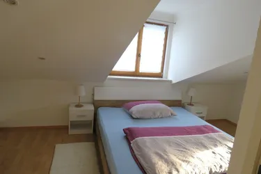 Expose Idyllisches Mehrfamilienhaus: Ruhiges Wohnen inmitten der Natur!