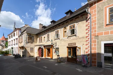 Wohnen im Herzen von Mödling – Exklusive Dachgeschosswohnung mit historischem Flair