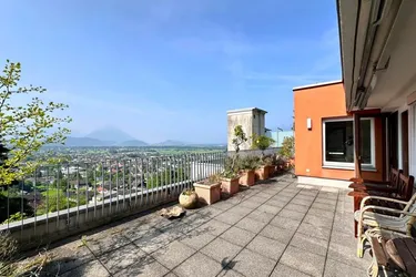 Großzügige Wohnung mit Panoramablick in erhöhter Lage von Klaus!