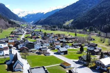 Großes Baugrundstück in sonniger Lage im Ortszentrum von Gortipohl!