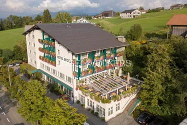 „Top-Gelegenheit: Traditionsreiches Hotel Engel in zentraler Lage von Alberschwende“