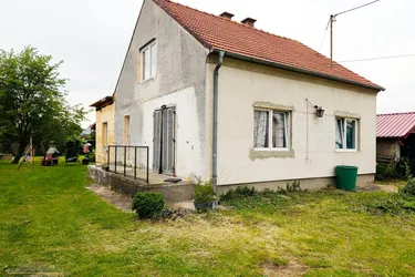 Großes Grundstück mit Altbestand in Strasshof an der Nordbahn – 1082 m² Bauland in offener Bauweise