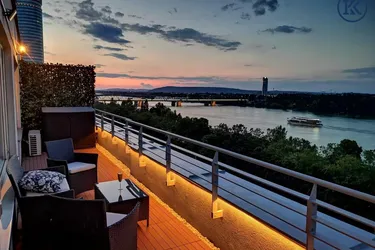 2 Zimmerwohnungen mit großer Terrasse im 8. Stockwerk!