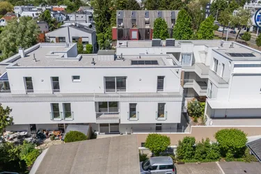 Urbanes Wohngefühl mit Balkon: Stilvolles 2-Zimmer-Domizil im Obergeschoss nahe der U1