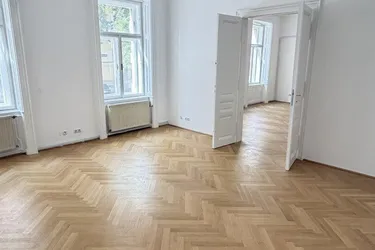 Repräsentatives 5-Zimmer-Altbaubüro im Hochparterre | Erstbezug nach Sanierung | Nähe Votivkirche