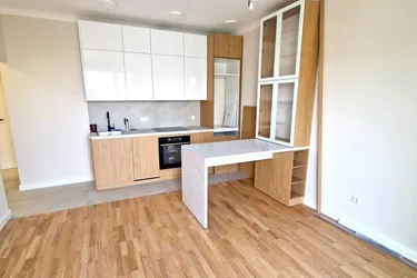 -=SETAGAYAPARK=- Schöne, 2-Zimmer-Wohnung mit hochwertigen Sanierung !!!