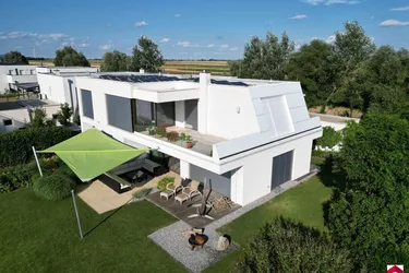 Moderne lichtdurchflutete Traumvilla in bester Lage am See