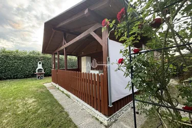 Traumhaftes Freizeitgrundstück in Pucking – Eigengrund und Gartenhaus für nur 80.000 €!
