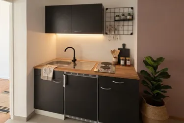 ERSTBEZUG ! Renovierte helle Wohnung Nähe FH Wr. Neustadt ab sofort zu mieten