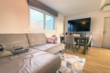 Exklusive Dachgeschosswohnung im 21. Bezirk: Modernes Wohnen mit Erstbezugscharakter nahe Wasserpark