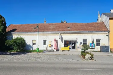 Großzügiges Baugrundstück mit ca. 3.600 m² in zentraler Ortslage vor den Toren Wiens