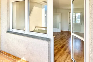 Sonnige 3 - Zimmer Wohnung mit Loggia - inkl. Heizkosten