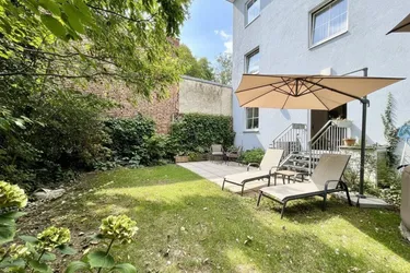 Großzügige 2-Zimmer-Gartenwohnung – ein Ruhepol mit 80 m² Außenfläche