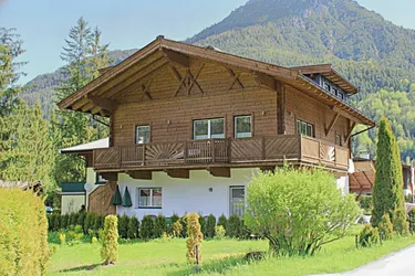 Großzügiges Haus mit Einliegerwohnung am Fuße der Loferer Steinberge