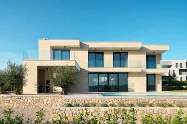 Elegante Villa mit Pool und Meerblick in Dalmatien, Kroatien