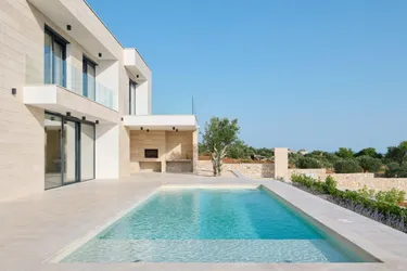 Elegante Villa mit Pool und Meerblick in Dalmatien, Kroatien