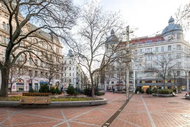 Perfekt geschnittene 3 Zimmer Altbauwohnung, direkt am Wallensteinplatz