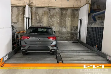 Stapelparkplatz in ausgezeichneter Lage