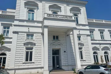 Top-Lage, große Bürofläche auf 2 Ebenen mit Terrasse in 1190 Wien zu mieten