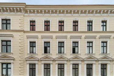 1180 Wien | ECK-ZINSHAUS 1.038 m² detailreiche Stuckelemente | DG-Potenzial 468m² | Nähe U6