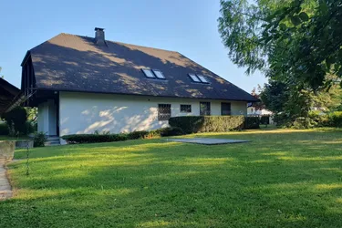 Exklusive Villa mit ca. 540 m² Wohn-Nutzfläche, Kellerbar, Homeoffice-Möglichkeiten &amp; parkähnlichem Garten zu mieten
