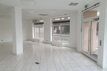 Geschäftslokal mit großer Schaufensterfront in zentraler Lage in Steyr zu vermieten
