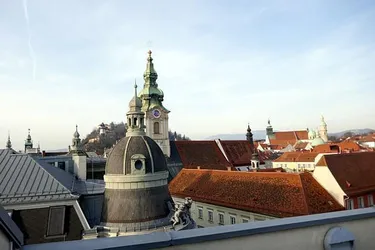 Expose Innenstadt-Traum: luxuriöse Dachgeschoß-Maisonette mit Aussichts-Terrasse am Eisernen Tor