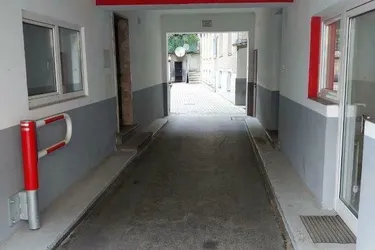Geschäftslokal mit Verkaufsraum, Büroräumen, Lagerräumen im UG und Parkplätzen bei Dietrichsteinplatz zu vermieten!