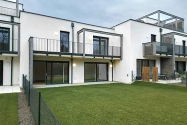 Zentrumnahes Reihenhaus mit Einliegerwohnung in grüner Lage