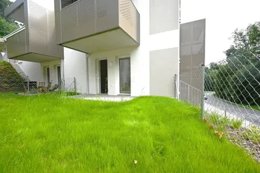 ERSTBEZUG – Gartenwohnung mit 2 Balkonen und Terrasse in Altenberg