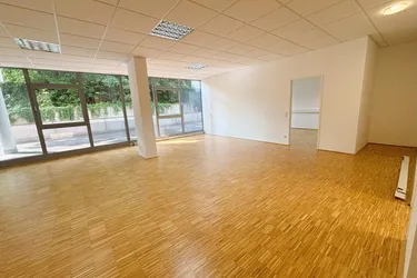 Erdgeschossfläche in verkehrstechnisch idealer Lage! Ideal für Bürogemeinschaft/Praxis/Start-Up!
