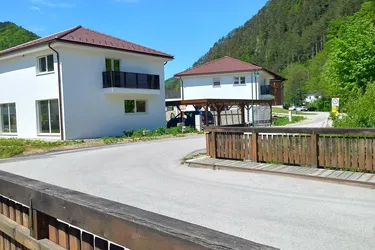 Expose Wunderschönes Haus mit grossem Grund in ruhiger Lage Nähe Wien, geringere Heizkosten als eine Wohnung in Wien!