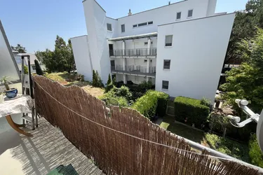 Helle 3-Zimmer-Wohnung mit Loggia