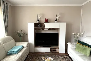 Helle freundliche Wohnung mit Loggia, Lift und Tiefgarage!