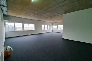 ERSTBEZUG: BÜROS ab 104 m² / EUR 12,46 INKL. BK + optional WARMHALLEN BIS 8.000 m²