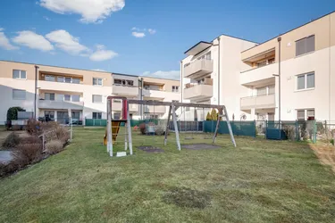 SONNIGE, BARRIEREFREIE 4-ZIMMER-WOHNUNG MIT BERGBLICK IM HERZEN VON VORCHDORF