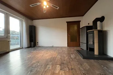 Expose Terrasse, Gemeinschaftsgarten und Kaminofen! Preiswerte 3 Zimmerwohnung in Engerwitzdorf