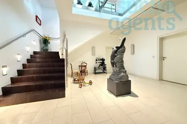 Villa mit über 600 m² Wohnfläche, modernster Technik und einzigartiger Luxus-Ausstattung