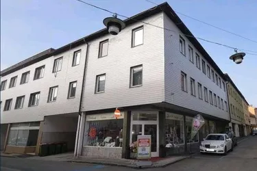 Zentrale Lage - 4 Zimmer Wohnung