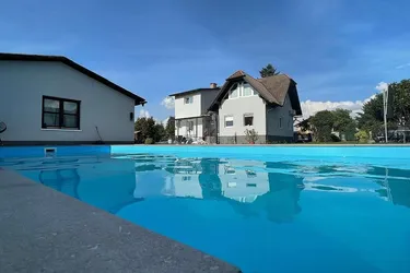 Top ausgestattetes Ein- bis Zweifamilienhaus mit Pool und Klima!